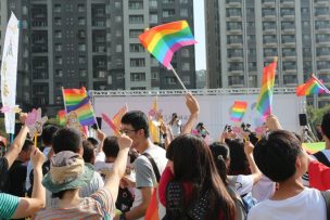 台中LGBTプライド2015のパレード出発