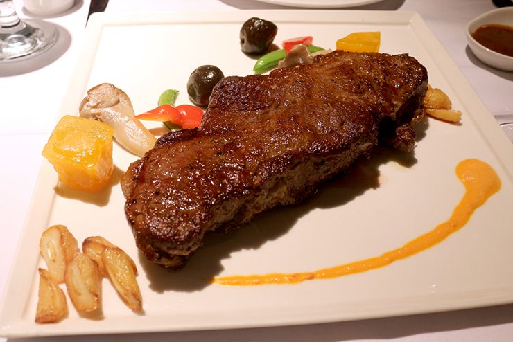 台湾の高級ステーキチェーン「王品 Wang Steak」のマンハッタンステーキ