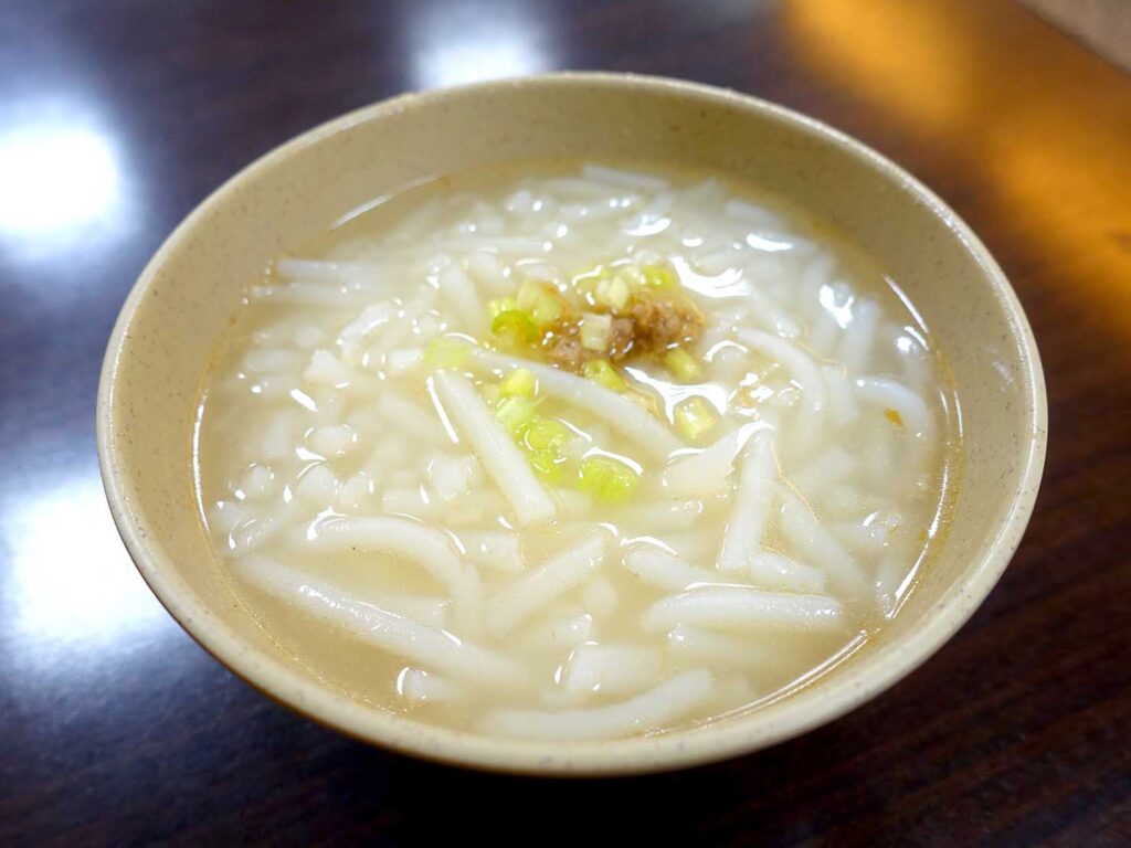台北・永安市場のおすすめグルメ店「阿榮本家」の米粉湯