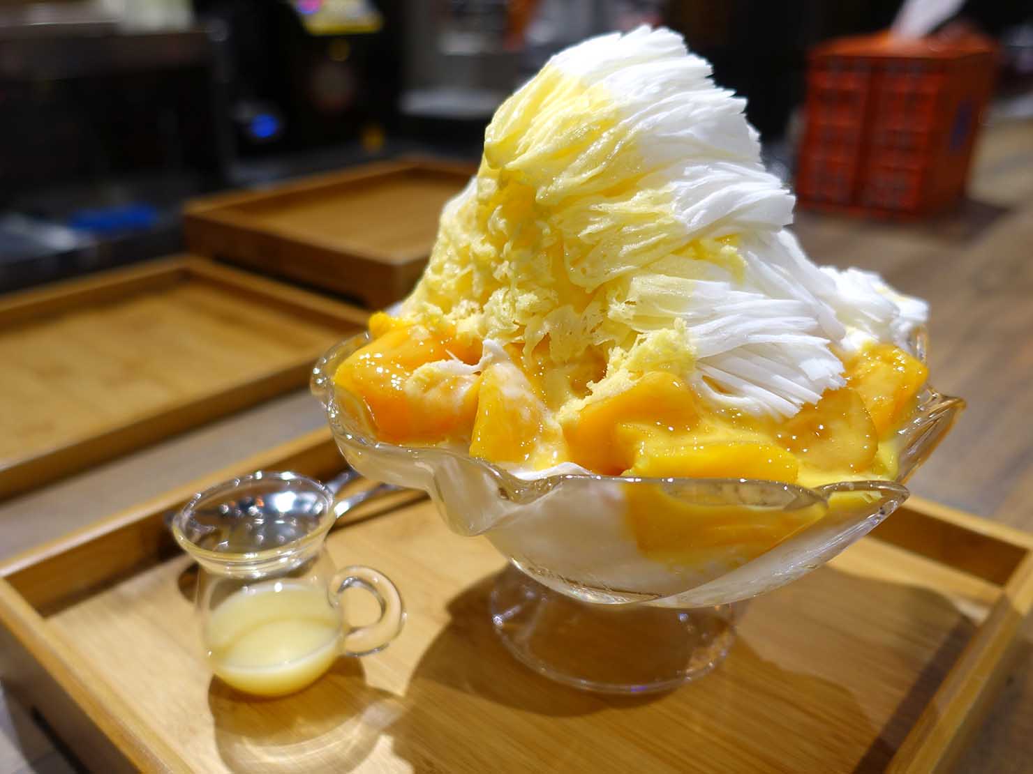 台北・公館にある美味しいマンゴーかき氷店「Mr.學腐」の芒果牛奶佐鮮芒果（マンゴーミルクかき氷）