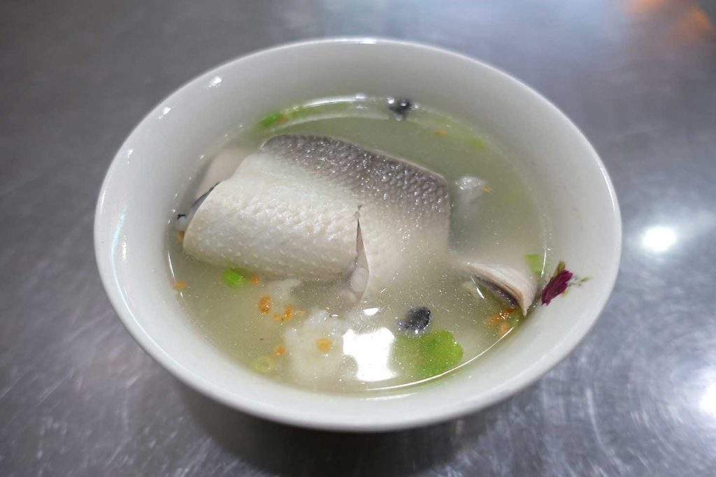 台湾の古都・台南のおすすめグルメスポット「國華街」でいただける魚肚粥（サバヒー粥）