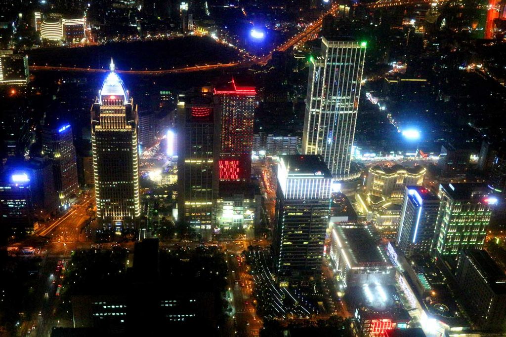 台北101展望台から眺める信義區の夜景