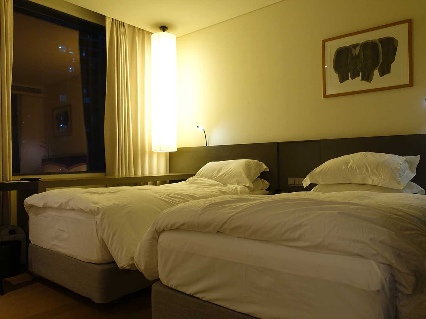 ソウル観光に超便利なアクセス抜群の特２級ホテル「新羅ステイ麻浦 Shilla Stay Mapo」スタンダードツインのベッド