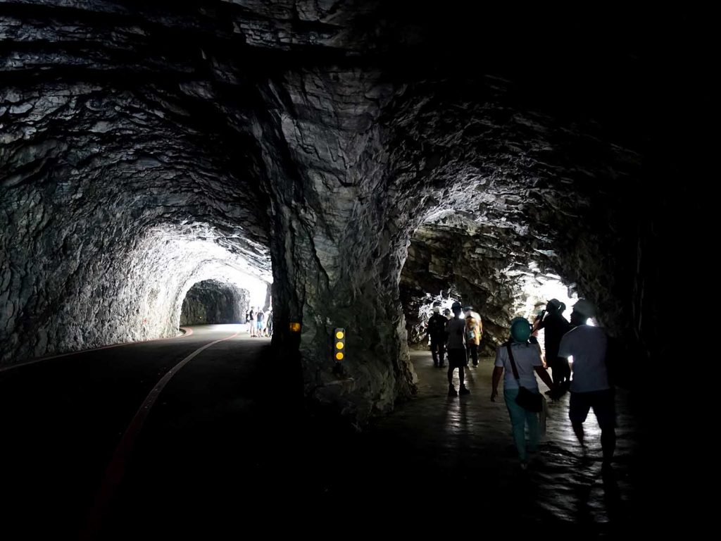 KKday外国人限定「花蓮・太魯閣（タロコ）日帰りツアー」燕子口のトンネル