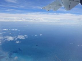 飛行機から眺める台湾東海岸の海