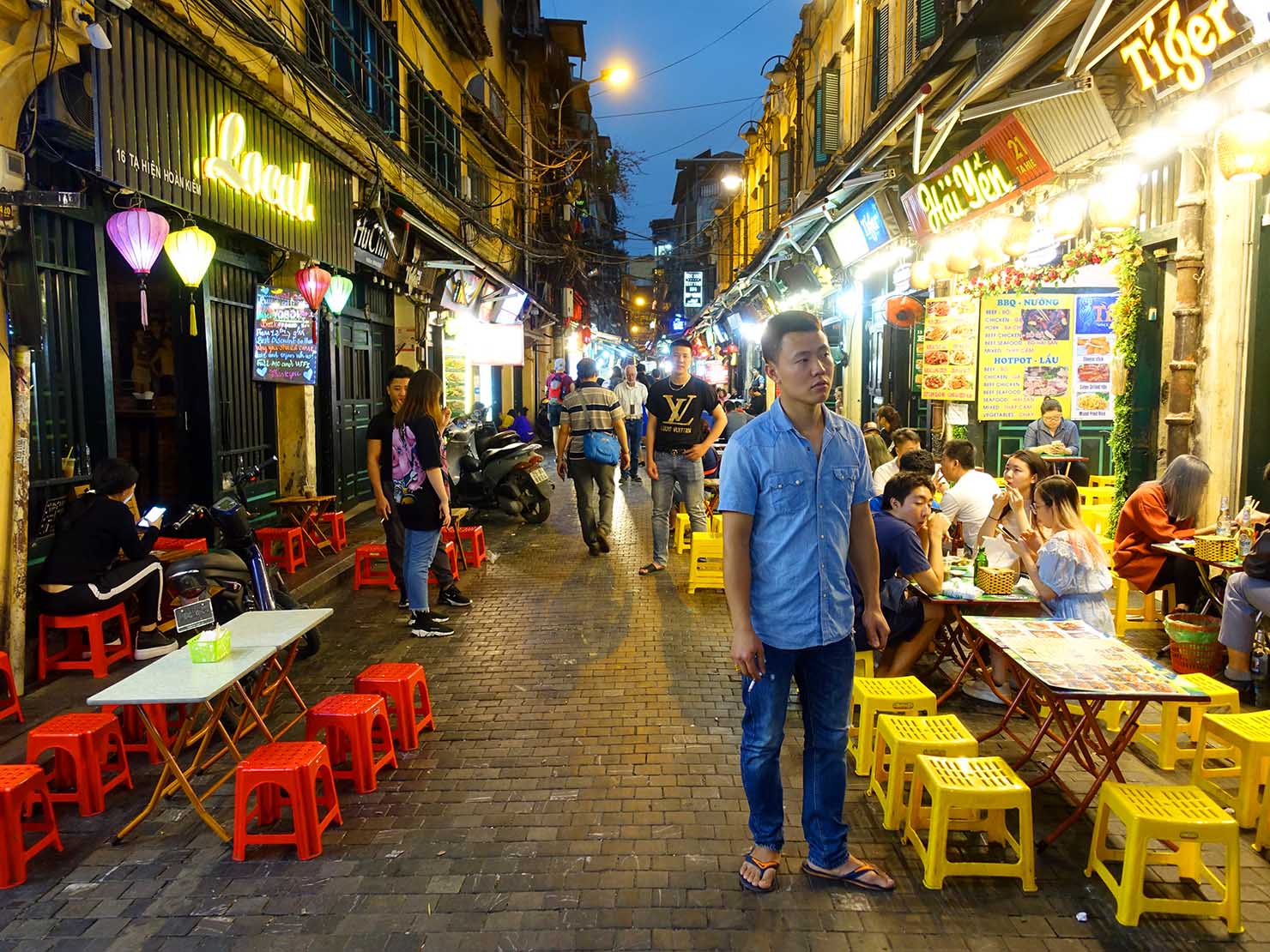 ベトナム・ハノイ旧市街のビアホイ通り