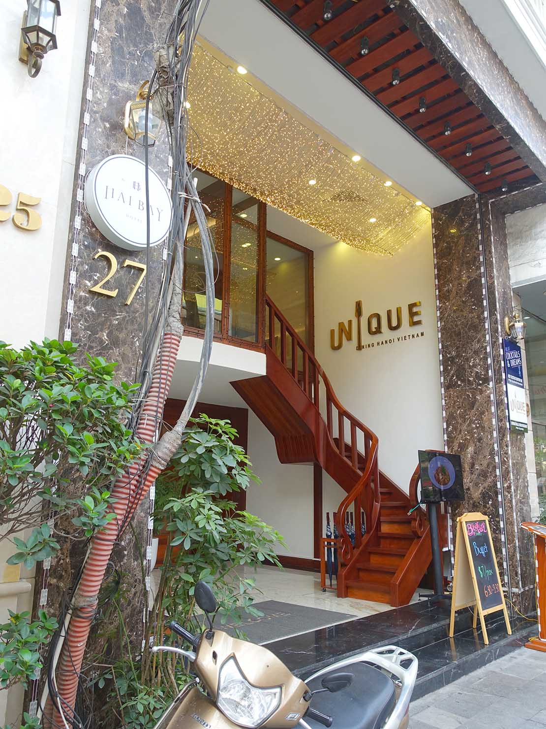 ハノイ旧市街ど真ん中の観光に便利なおすすめホテル「Hai Bay Hotel」の外観