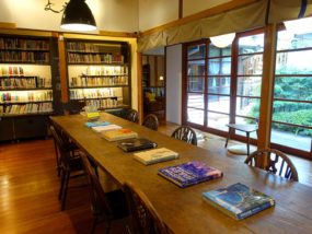 台北の街に佇む日本式古民家の図書館「文房 Chapter」のメイン読書スペース