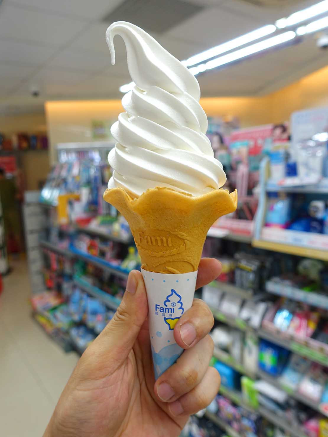 台湾のコンビニでよく食べているおやつ「霜淇淋（ソフトクリーム）」
