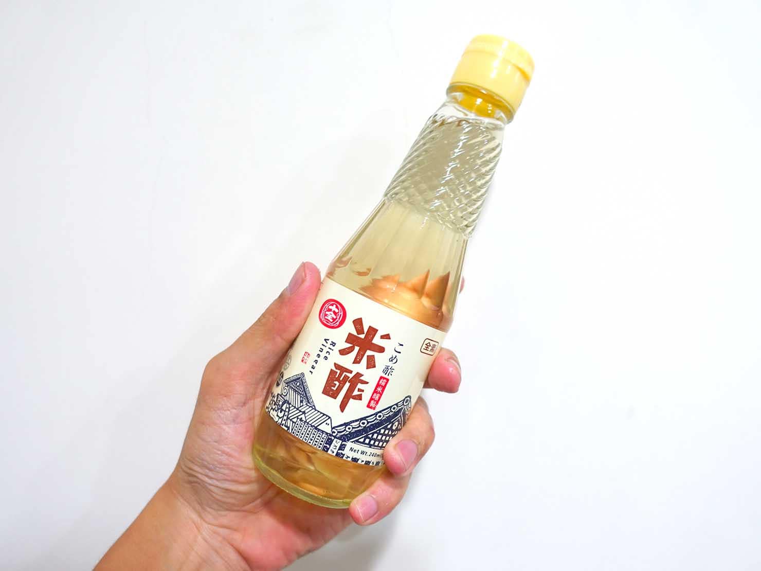 台湾のスーパーで手に入る調味料「白醋（米醋）」
