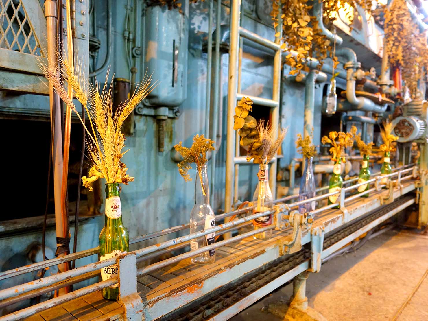 嘉義のおすすめ観光スポット「嘉義文創園區」の工場に飾られたドライフラワー