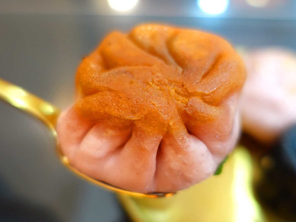 台北・公館夜市（台湾大学）周辺のおすすめグルメ「爆汁老上海生煎」の粉麻粉辣脆皮生煎