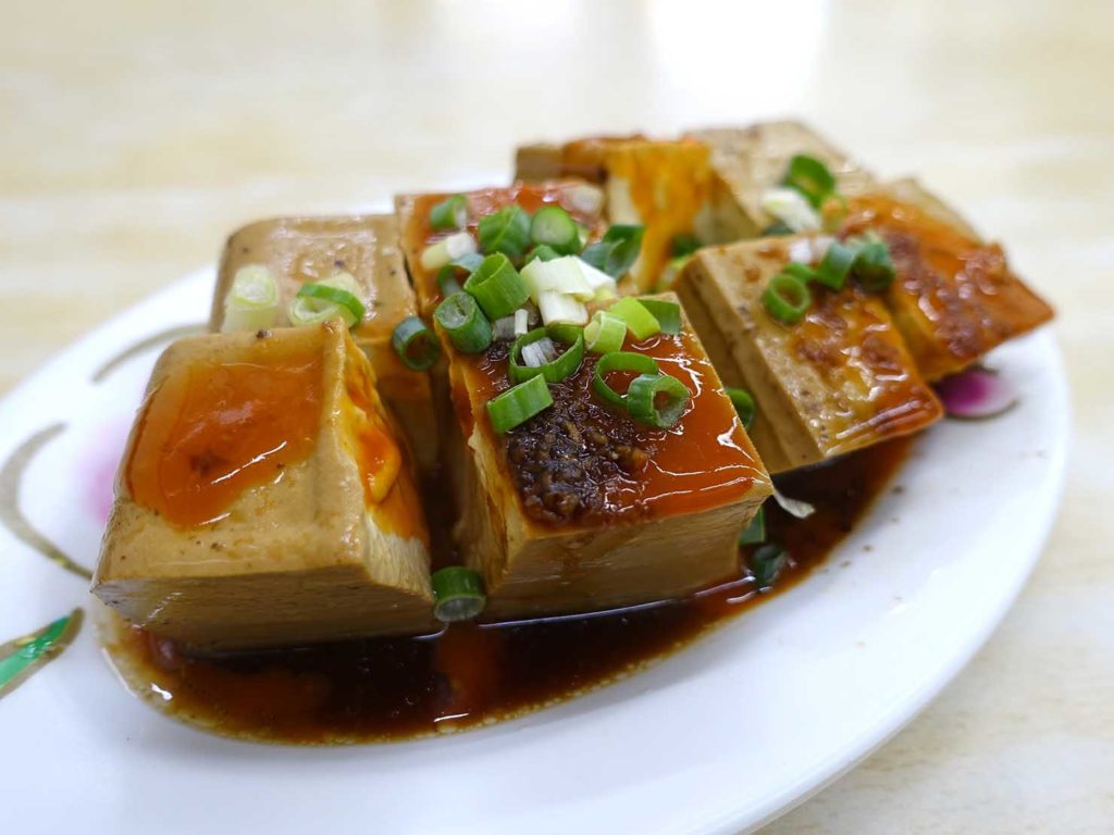 台北・西門町のおすすめグルメ店「國賓鹹粥」の魯豆腐