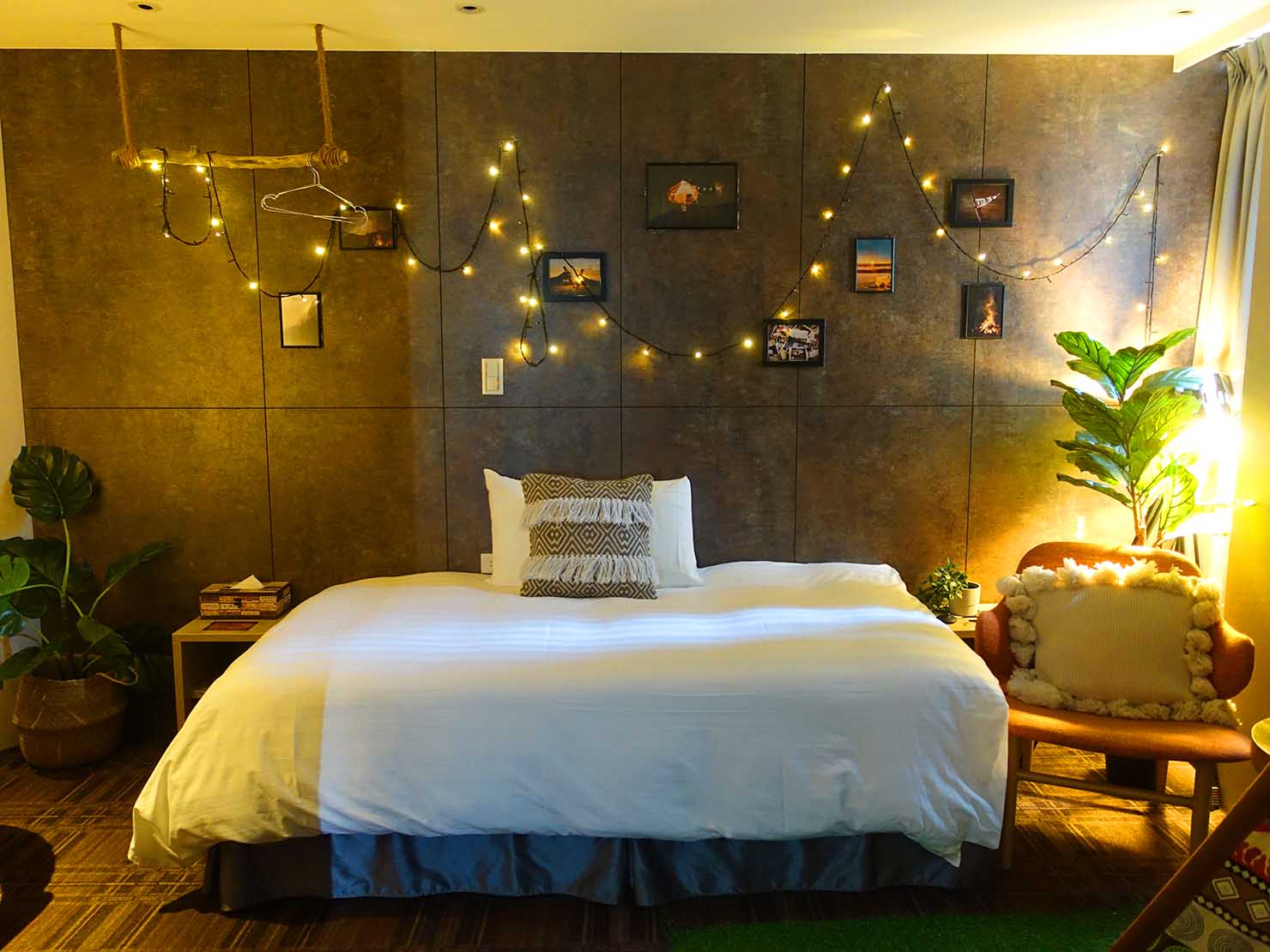 台北のおすすめLGBTフレンドリーホテル「路徒行旅 Roaders Hotel」デラックス・シングルルームのベッド