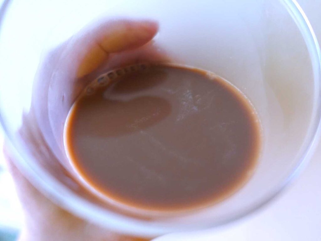 ジムトレ後にピッタリな台湾のコンビニグルメ「光泉優質蛋白牛乳」のクローズアップ