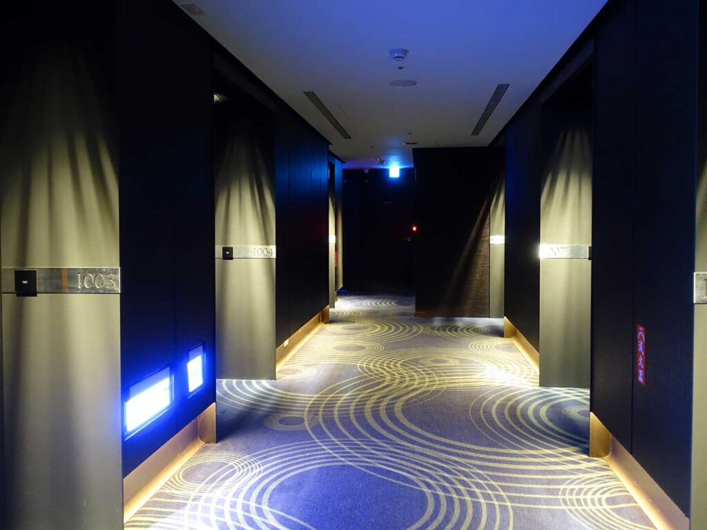 高雄アリーナ徒歩５分のおすすめ五つ星ホテル「H2O Hotel」の廊下