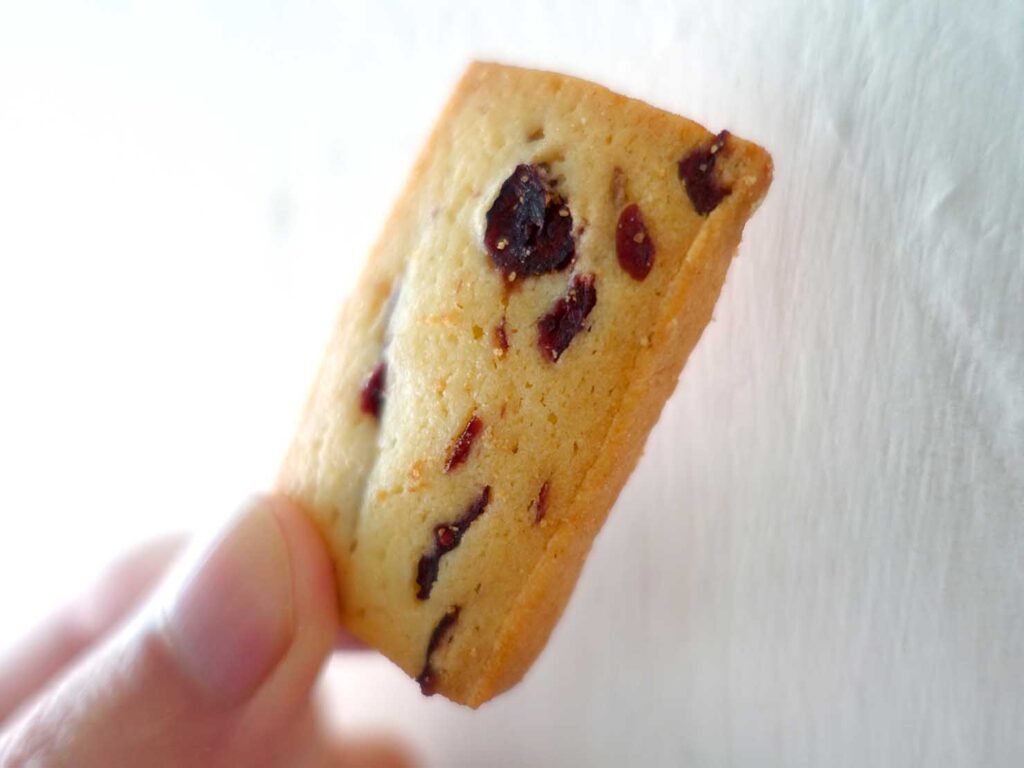 台湾のファミリーマート・全家限定クッキー「蔓越莓手工餅乾」