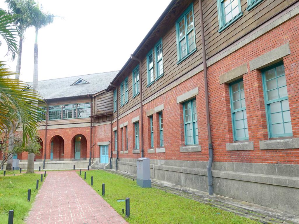 台北駅前エリアで巡りたい博物館「國立臺灣博物館 鐵道部」の中庭