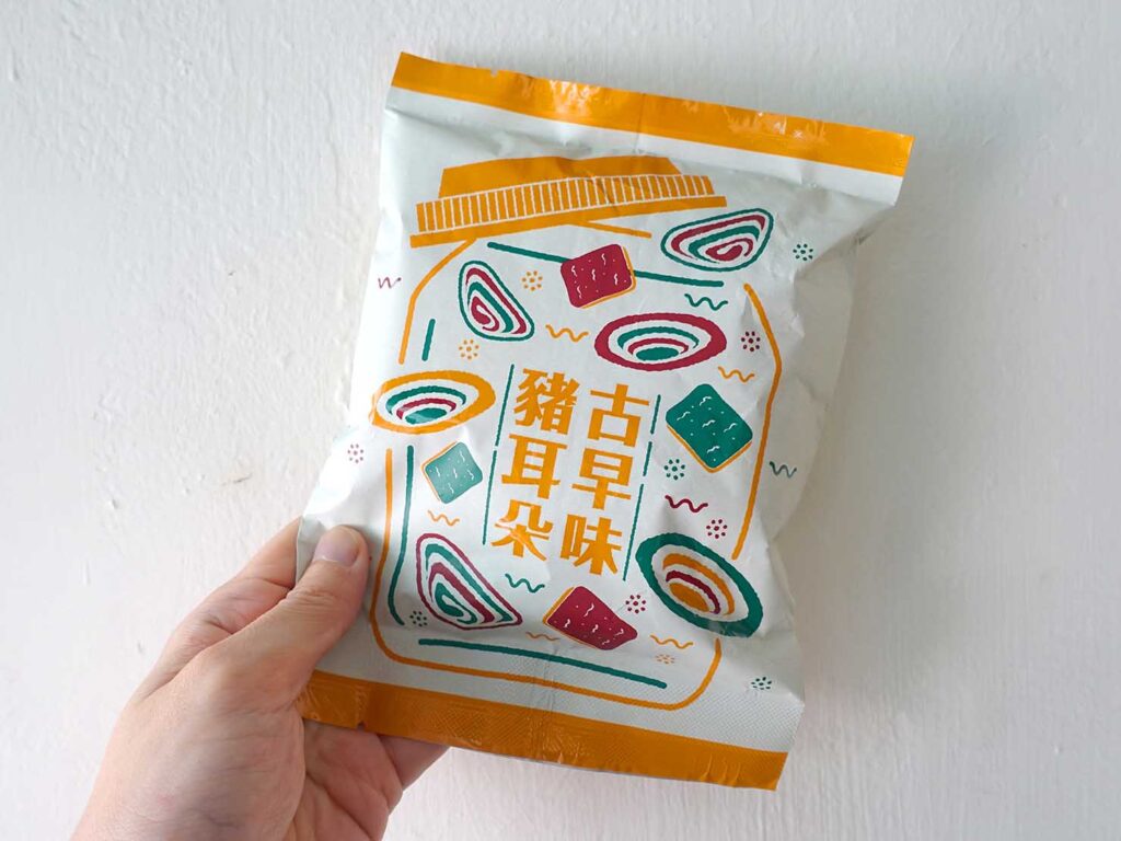 台湾セブンイレブンの傳統零食シリーズ「古早味豬耳朵」のパッケージ