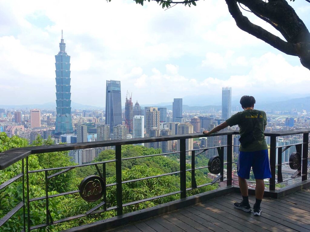 「象山親山步道」の展望台から望む台北101