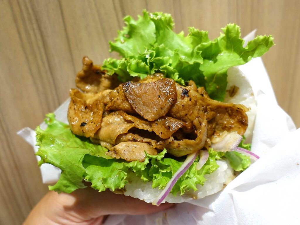 台湾モスバーガーのおすすめメニュー「超級大麥醬燒珍珠堡」