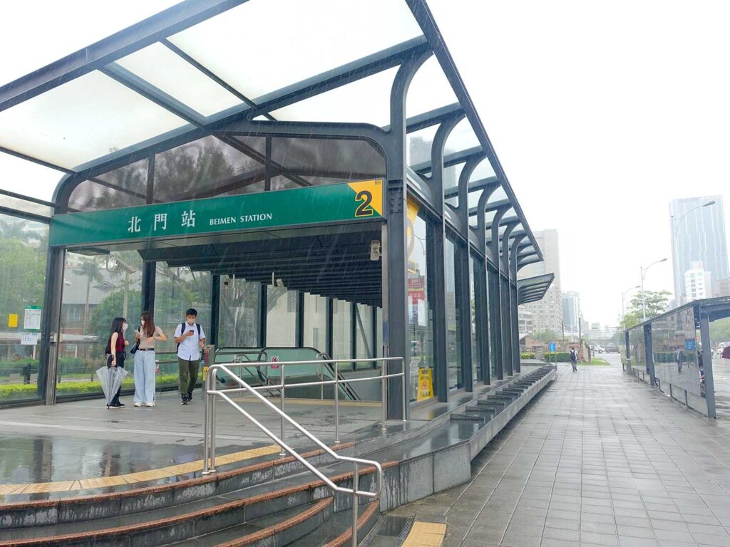 台北MRT北門駅２番出口