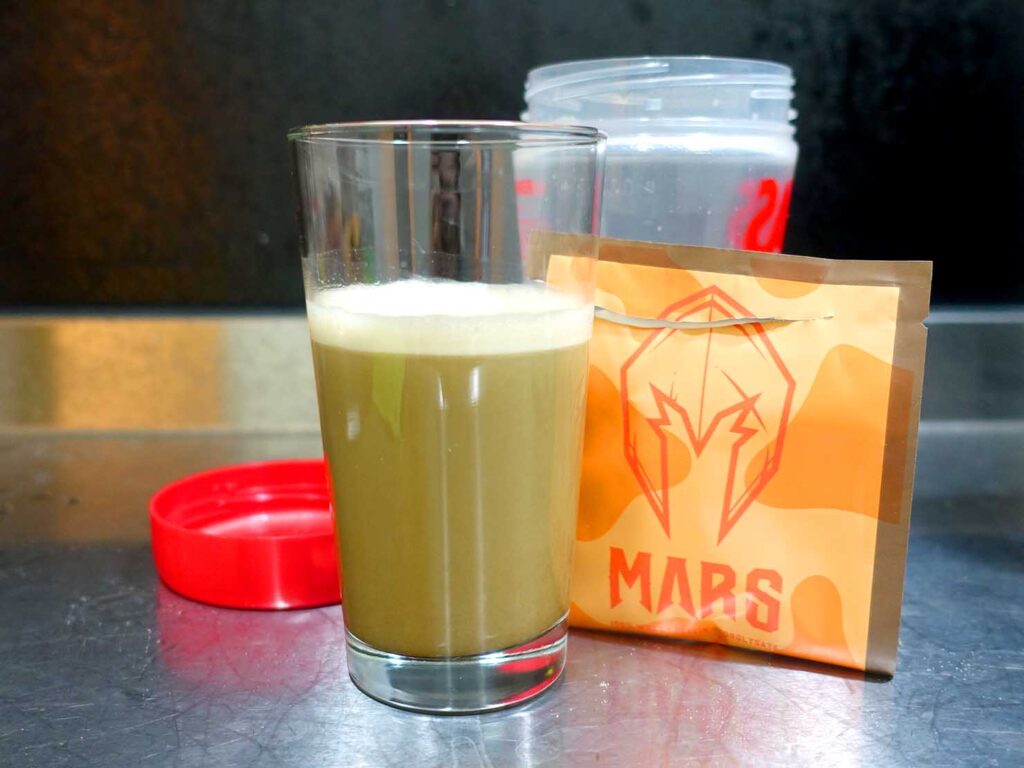 台湾のプロテインブランド「戰神MARS」シェイク後の烏龍奶茶