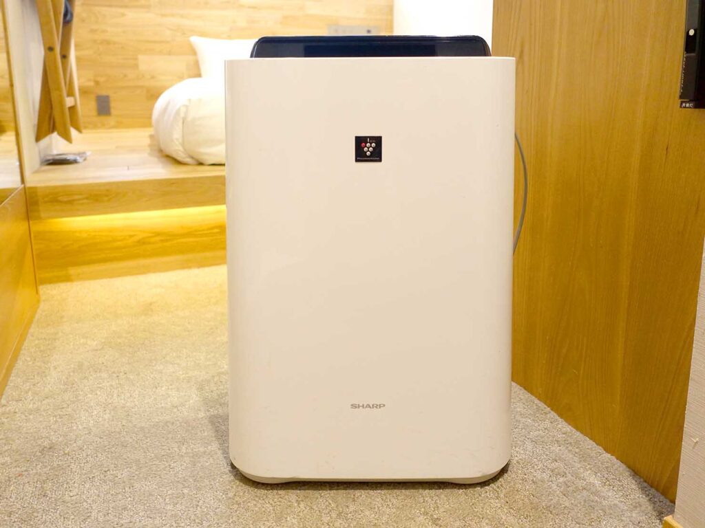 大阪・本町のおすすめホテル「ホテル・アンドルームス」スタンダードダブルの空気清浄機