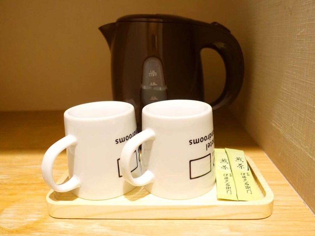 大阪・本町のおすすめホテル「ホテル・アンドルームス」スタンダードダブルのマグカップ