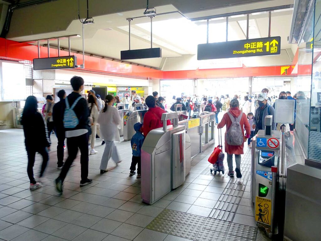 台北MRT・士林駅１番出口