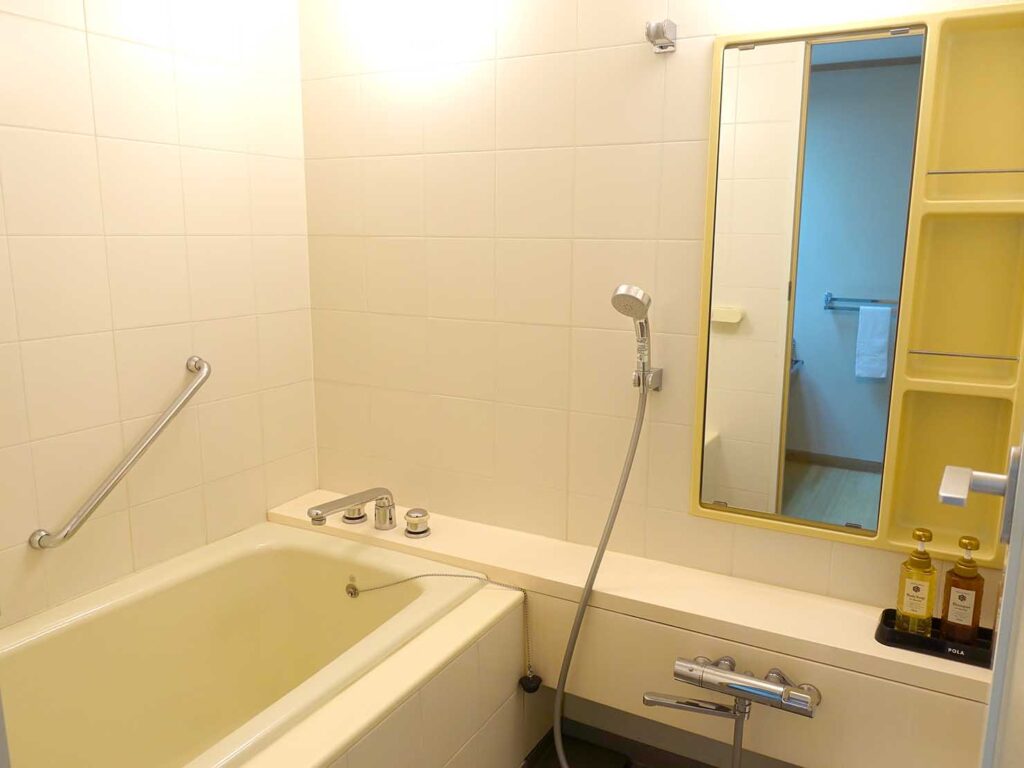 松山・道後温泉のおすすめ旅館「ふなや」和室のバスルーム