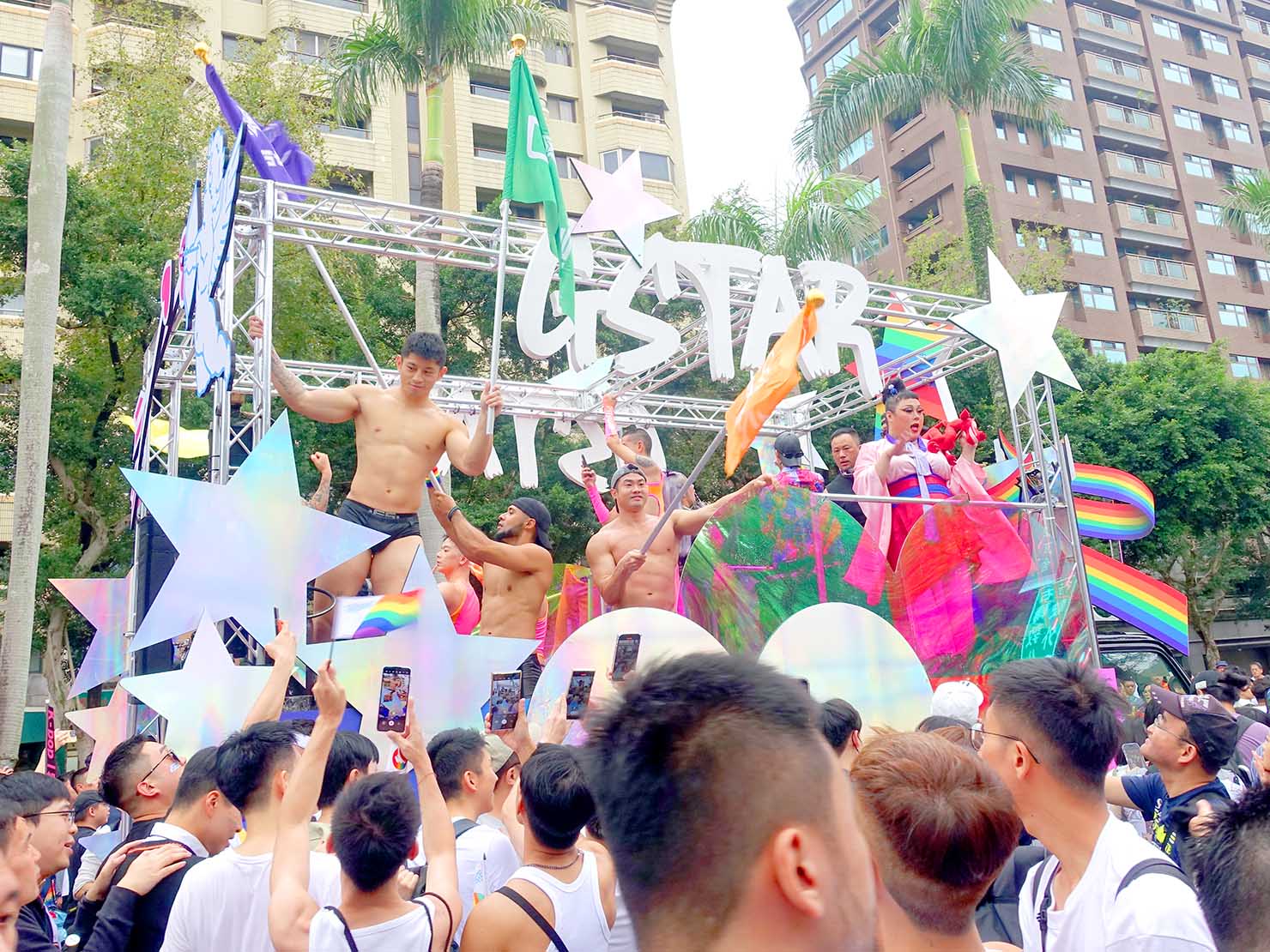 台灣同志遊行（台湾LGBTプライド）2023パレードに登場したクラブのパレードカー