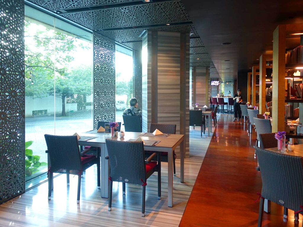 バンコク・アソーク駅徒歩５分のおすすめホテル「Maduzi Hotel」のレストラン