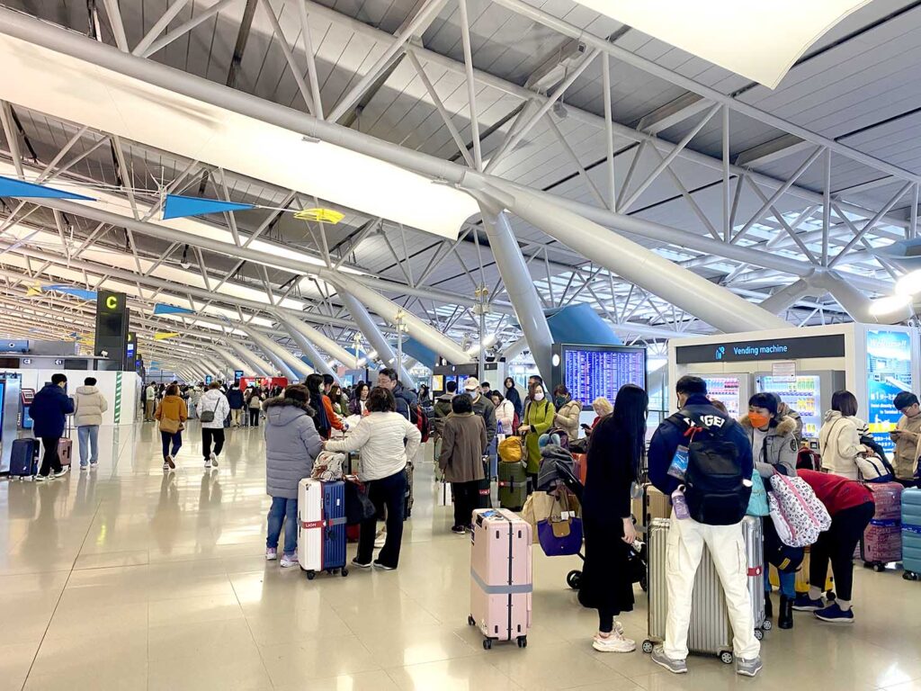 関西国際空港の国際線出発ロビー