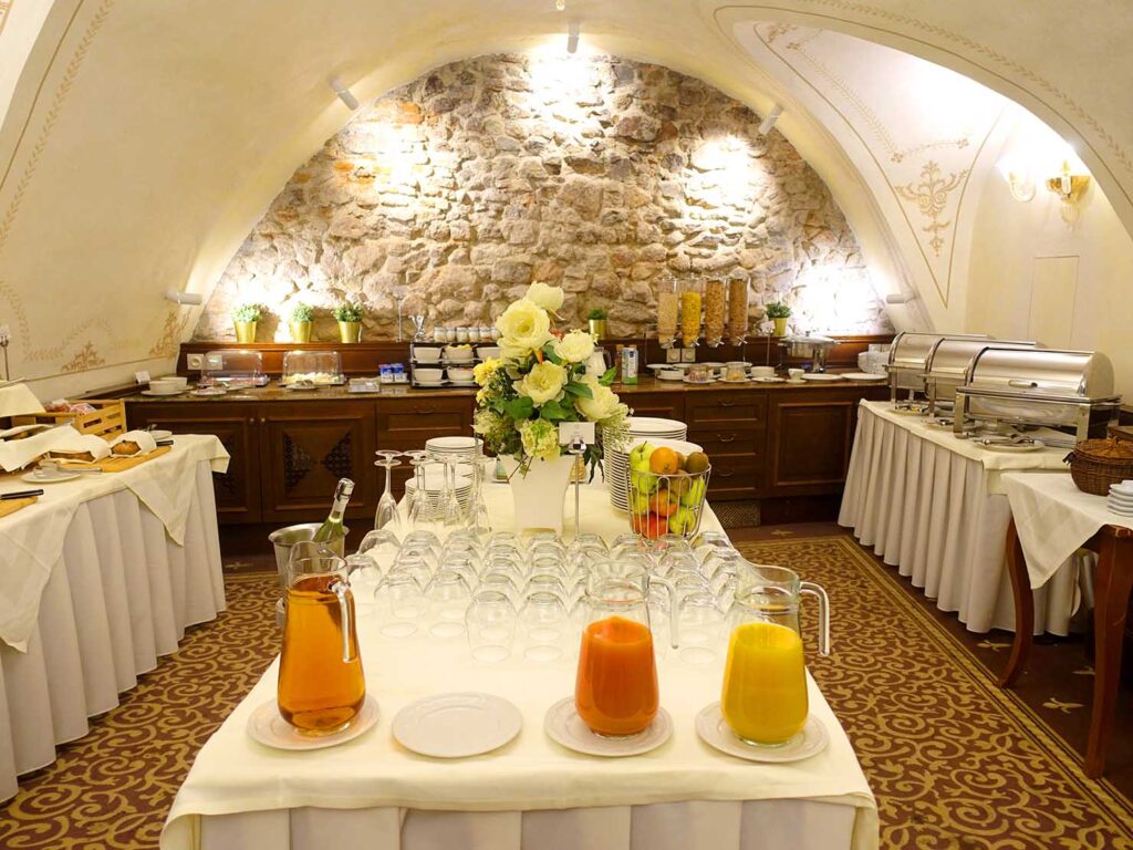 スロバキア・ブラチスラバのおすすめホテル「Arcadia Boutique Hotel」の朝食(ジュース)