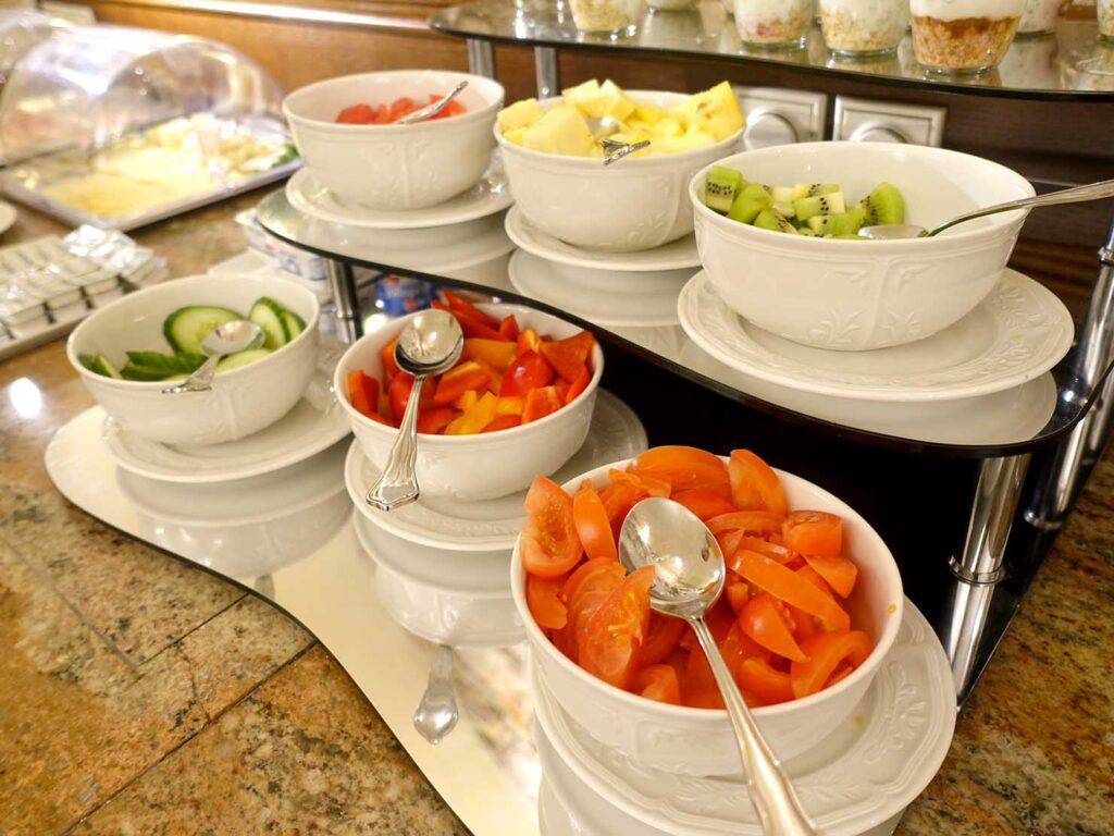 スロバキア・ブラチスラバのおすすめホテル「Arcadia Boutique Hotel」の朝食(フルーツ)