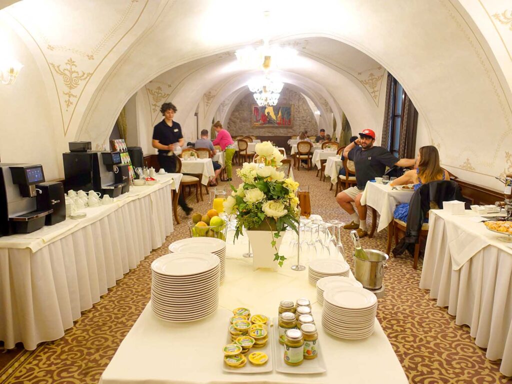 スロバキア・ブラチスラバのおすすめホテル「Arcadia Boutique Hotel」レストランの店内